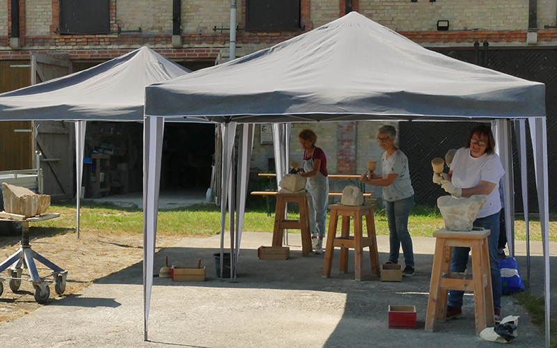 Uwe Thiem Bildhauerkurs1 Der Künstler Uwe Thiem