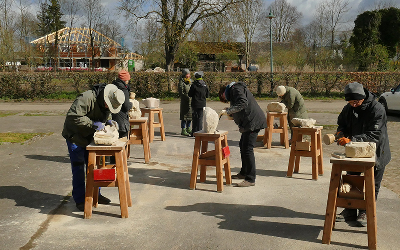Uwe Thiem Bildhauerkurs3 Der Künstler Uwe Thiem